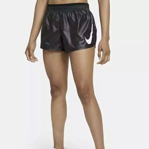 NWT Nike Swoosh Run Women’s Black Running Shorts New